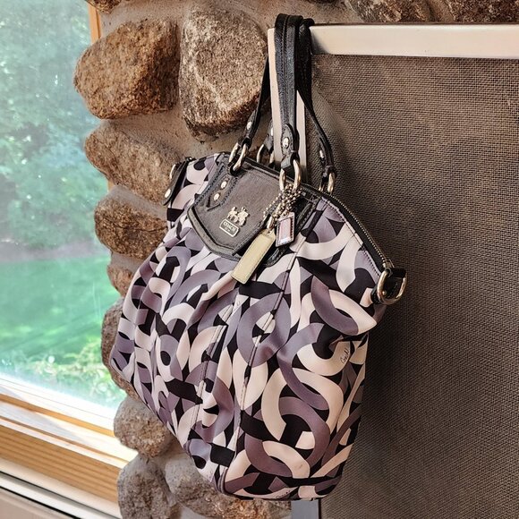 COACH H0968-14321 Madison Claire Op-Art Sateen Chain Link 2-Way Hobo Pur… - Picture 5 of 16
